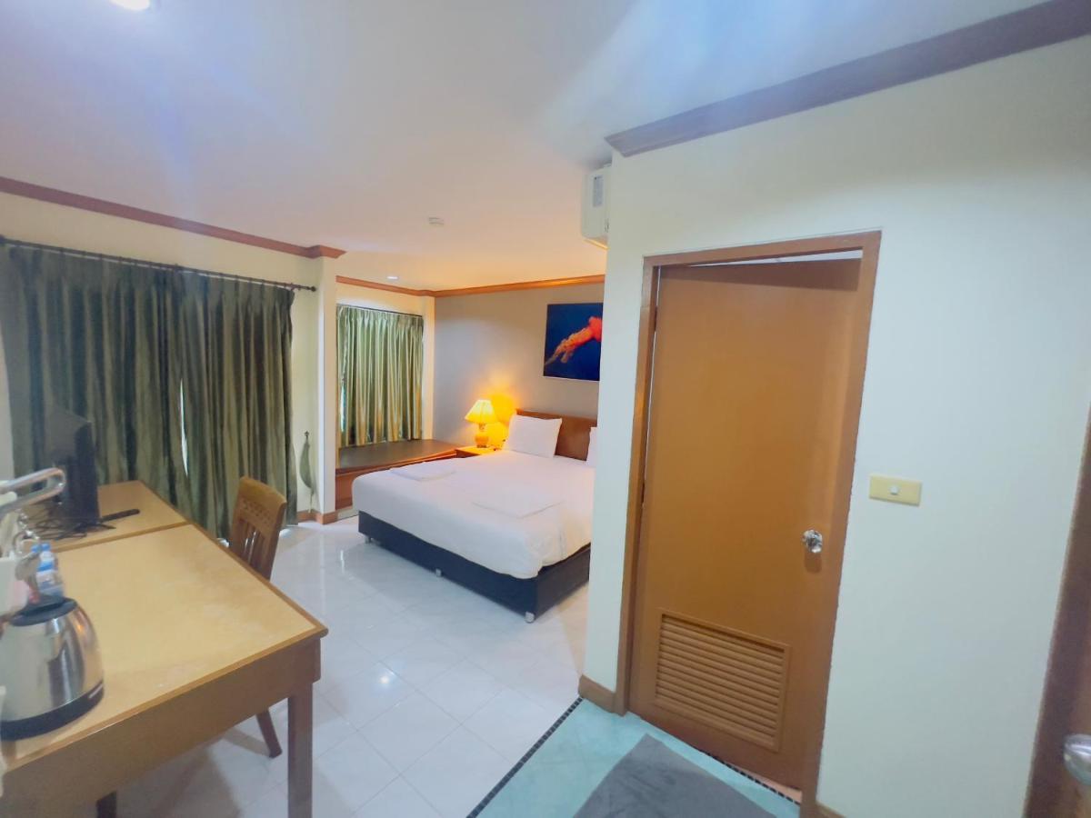 Отель Royal Vista Patong Экстерьер фото