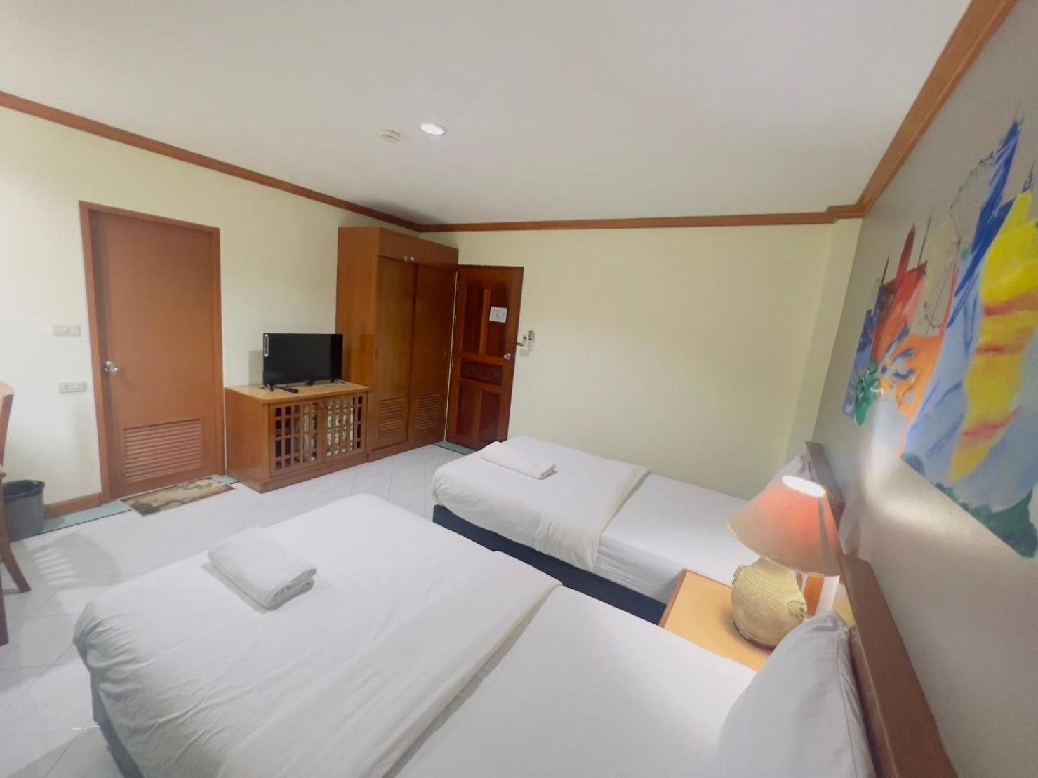 Отель Royal Vista Patong Экстерьер фото