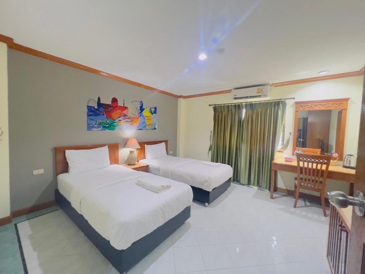Отель Royal Vista Patong Экстерьер фото
