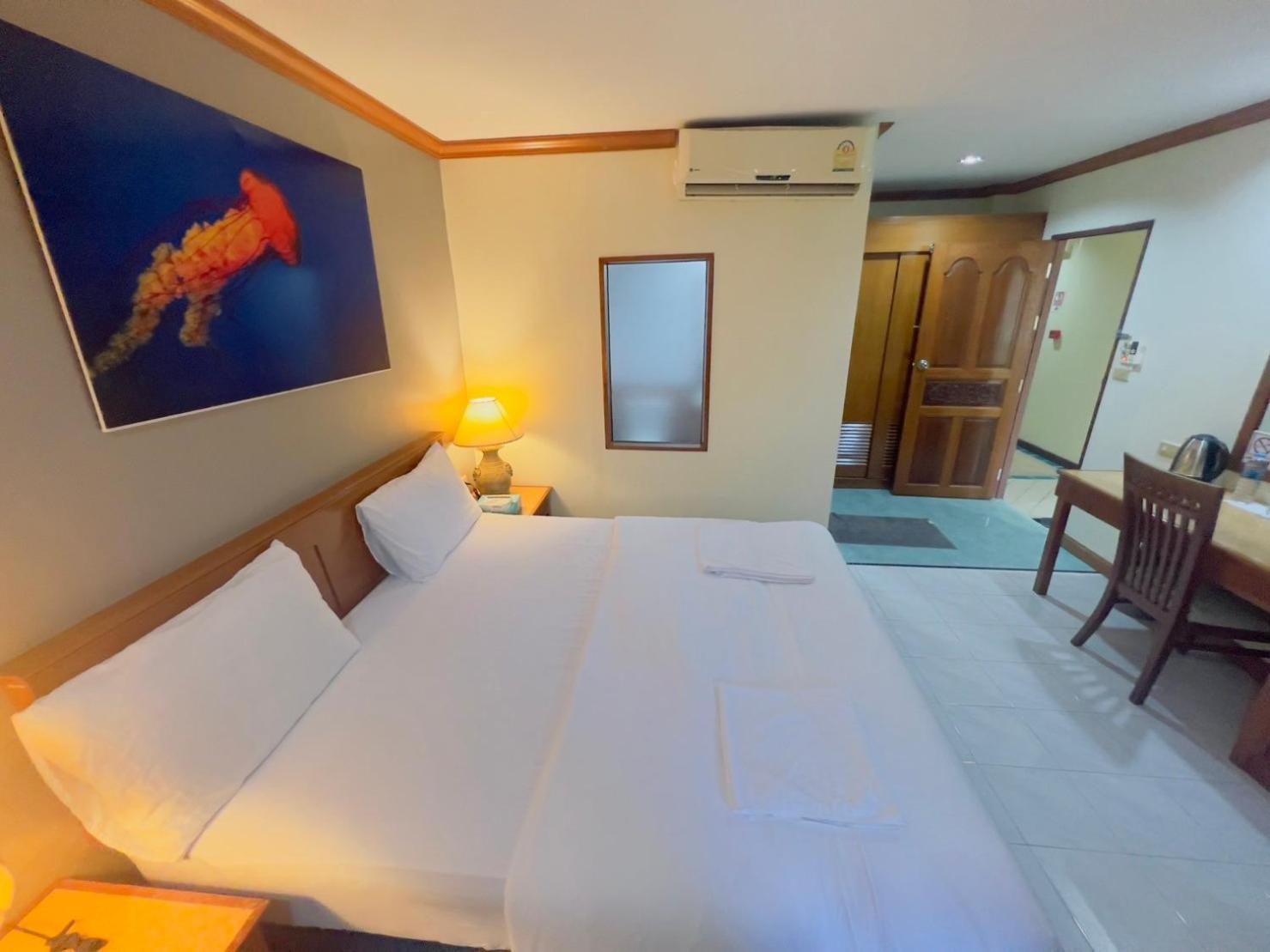 Отель Royal Vista Patong Экстерьер фото