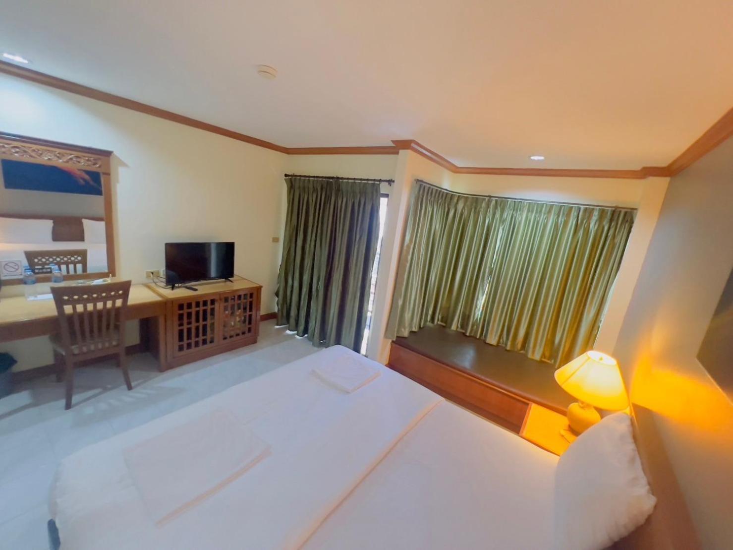 Отель Royal Vista Patong Экстерьер фото