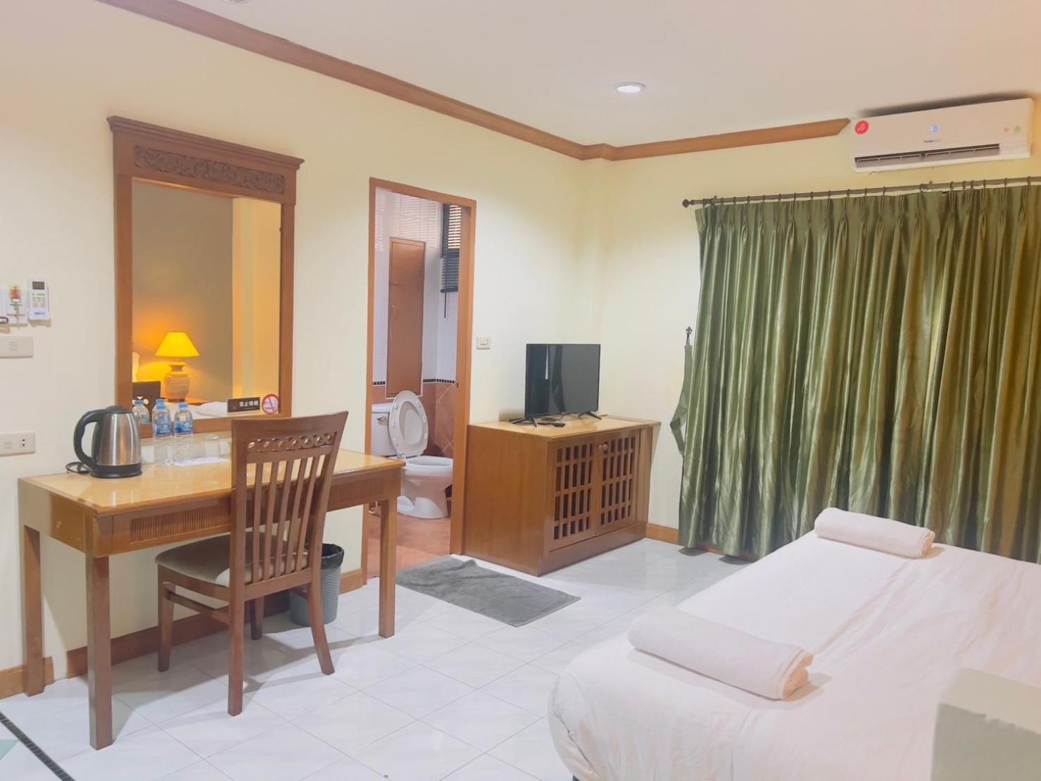 Отель Royal Vista Patong Экстерьер фото
